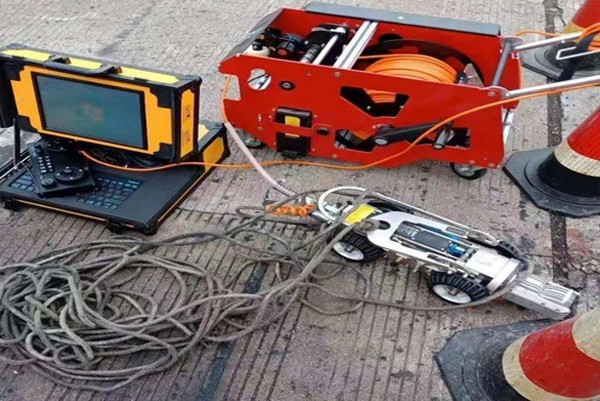 马尾CCTV管道检测机器人