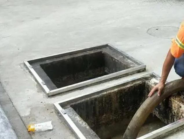 马尾化粪池清理